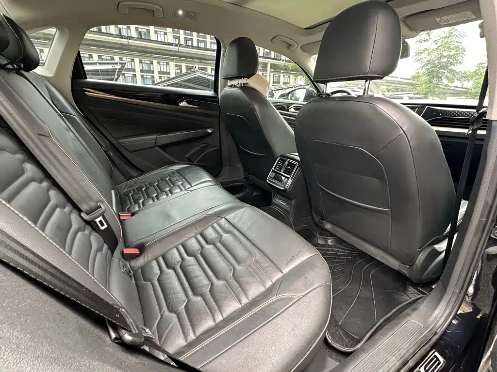 Volkswagen Passat — миниатюра 18