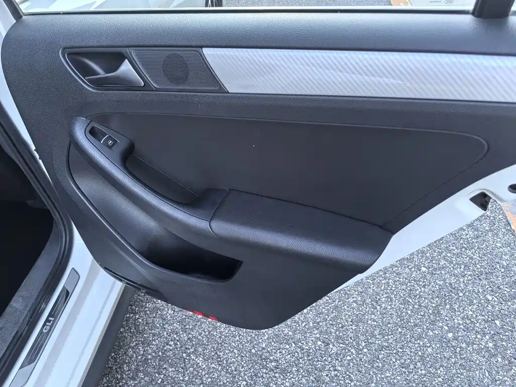 Volkswagen Sagitar — миниатюра 14