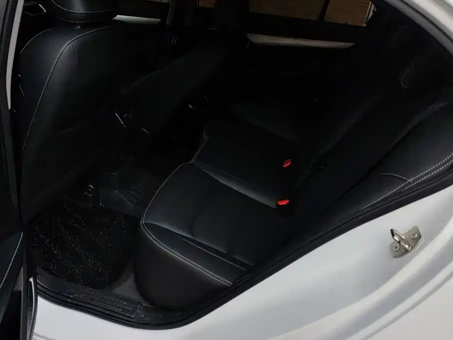 Geely Emgrand — миниатюра 11