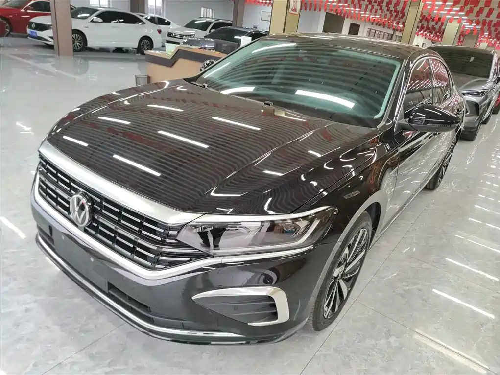 Volkswagen Passat 2025