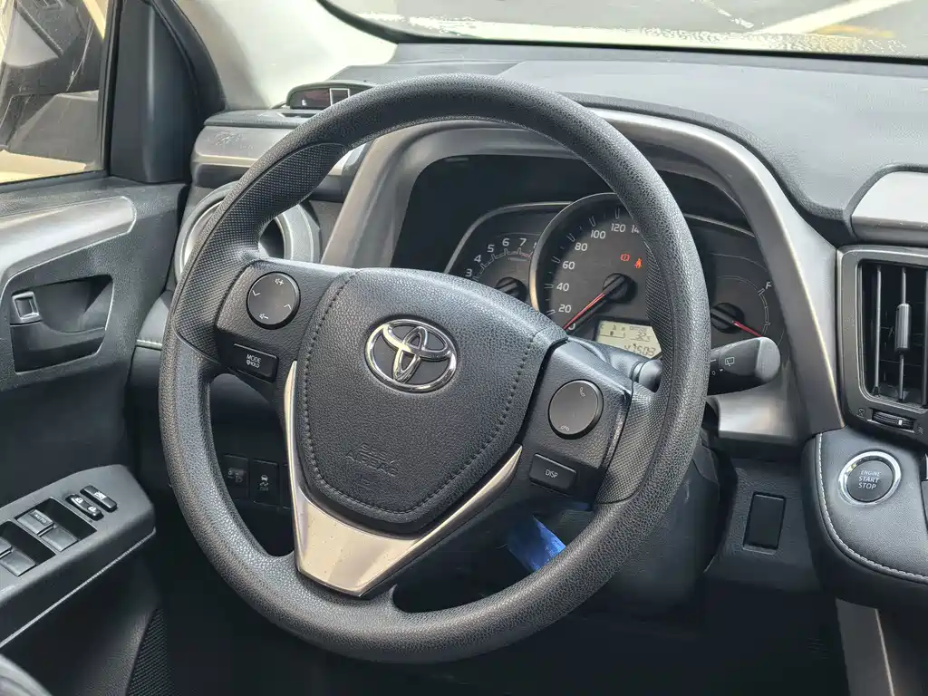 Toyota RAV4 — миниатюра 24
