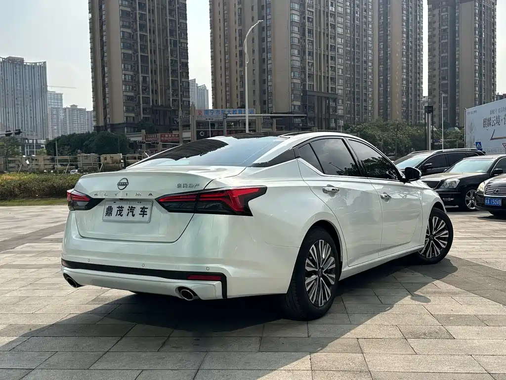 Nissan Teana — миниатюра 7