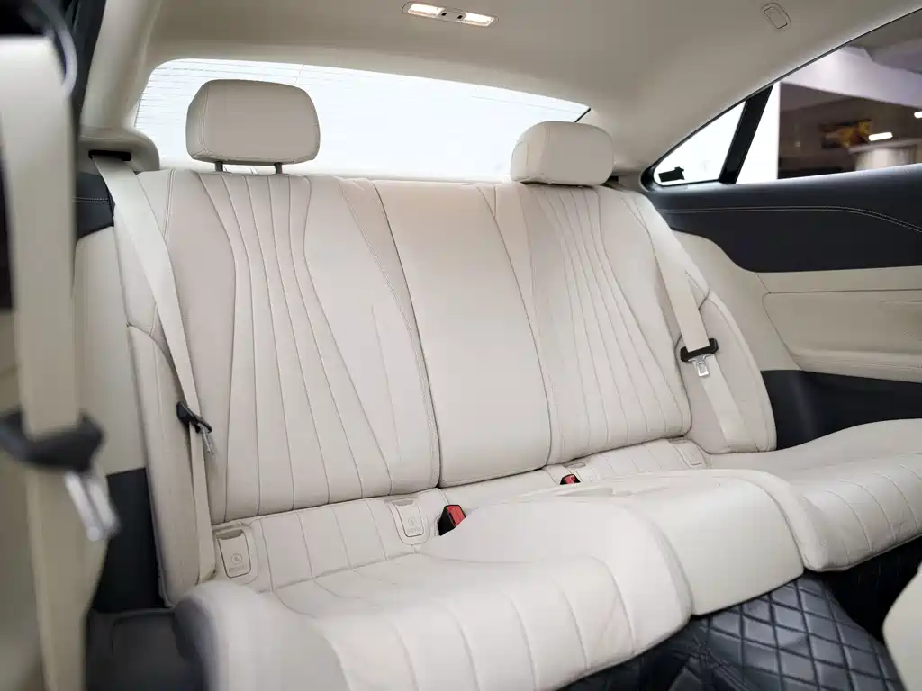 Mercedes-Benz E-Class (Import) — миниатюра 10