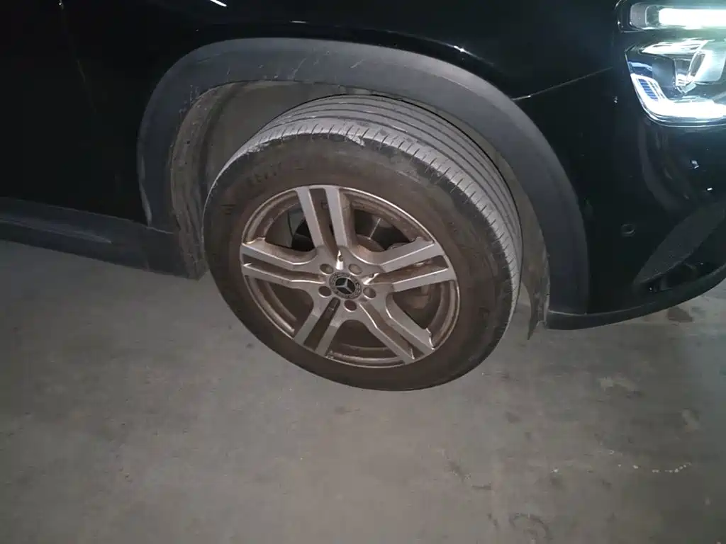 Mercedes-Benz GLB — миниатюра 12