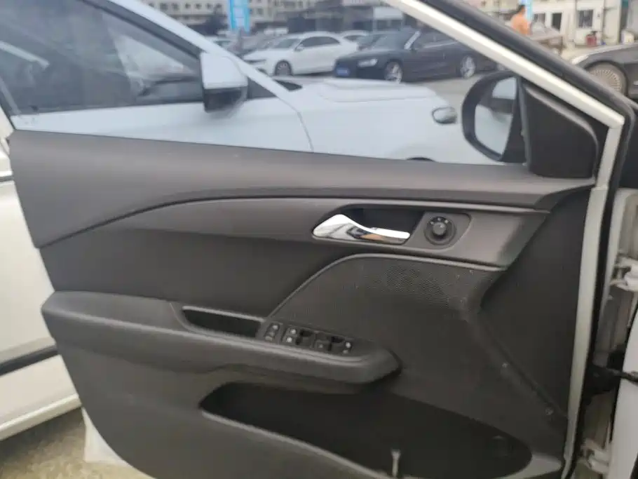 Chevrolet Cavalier — миниатюра 7