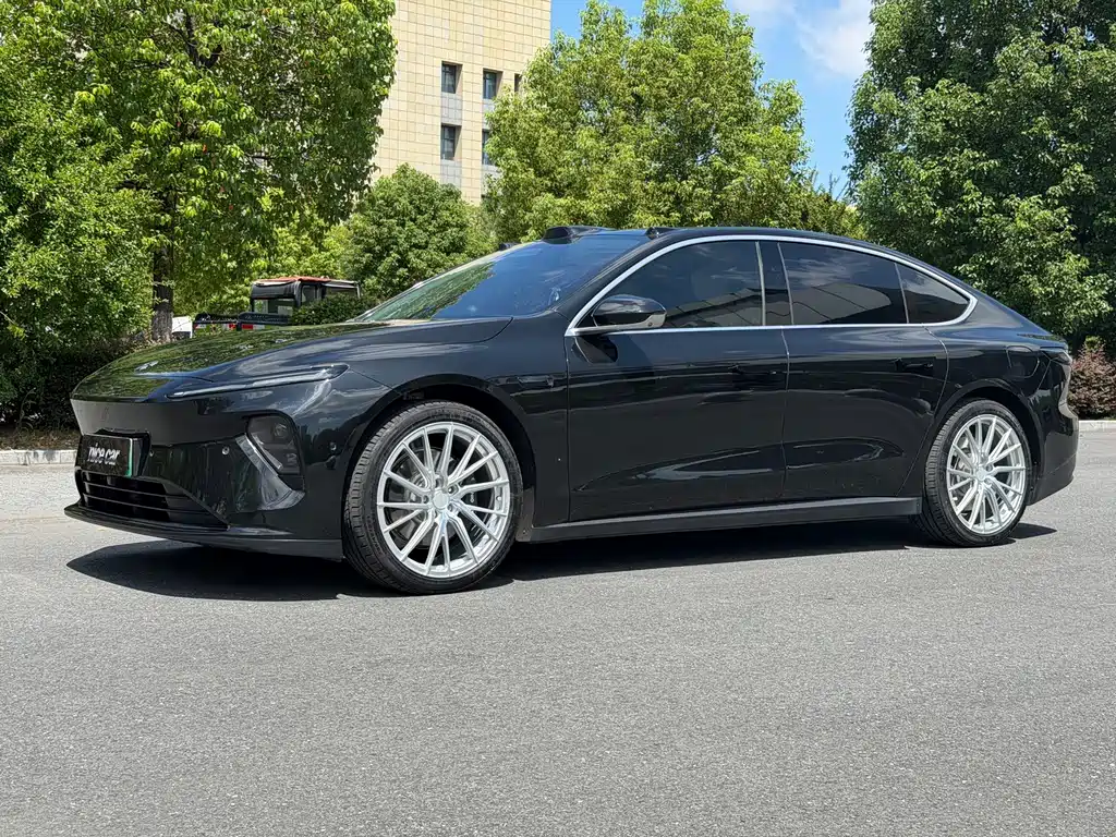 NIO ET7