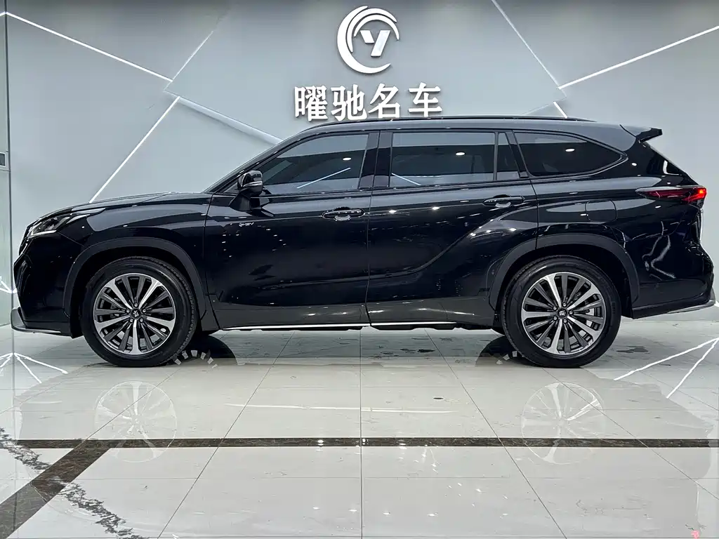Toyota Crown Kluger — миниатюра 3