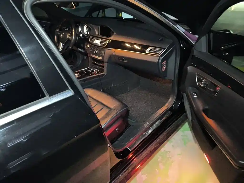Mercedes-Benz E-Class — миниатюра 20