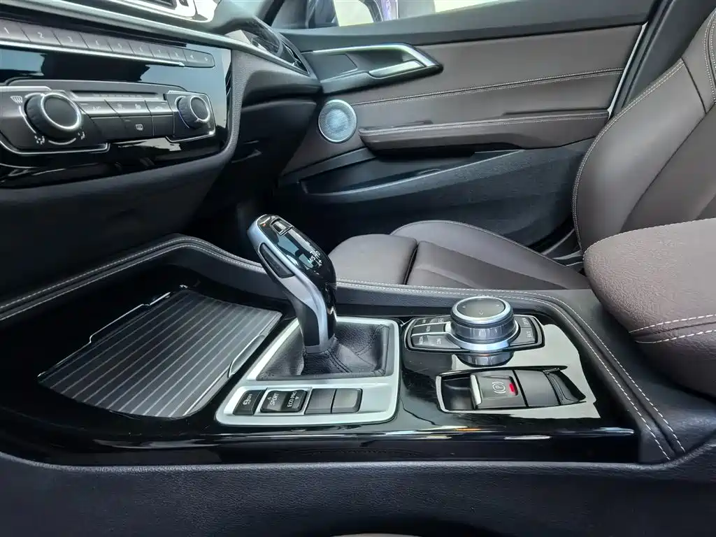 BMW 1 Series — миниатюра 10