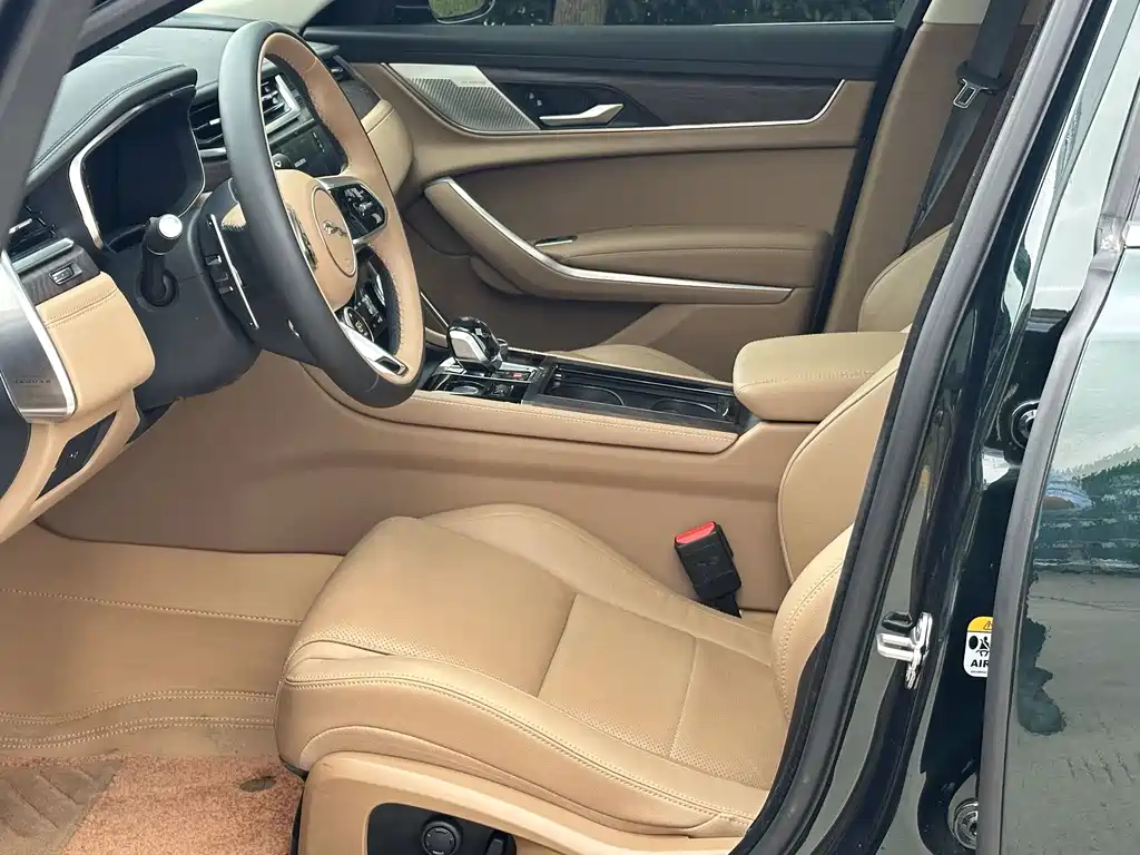 Jaguar XFL — миниатюра 9