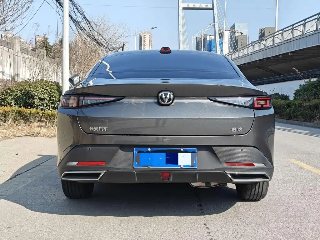 Changan Yida — миниатюра 2