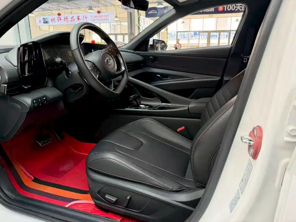 Hyundai Elantra — миниатюра 4