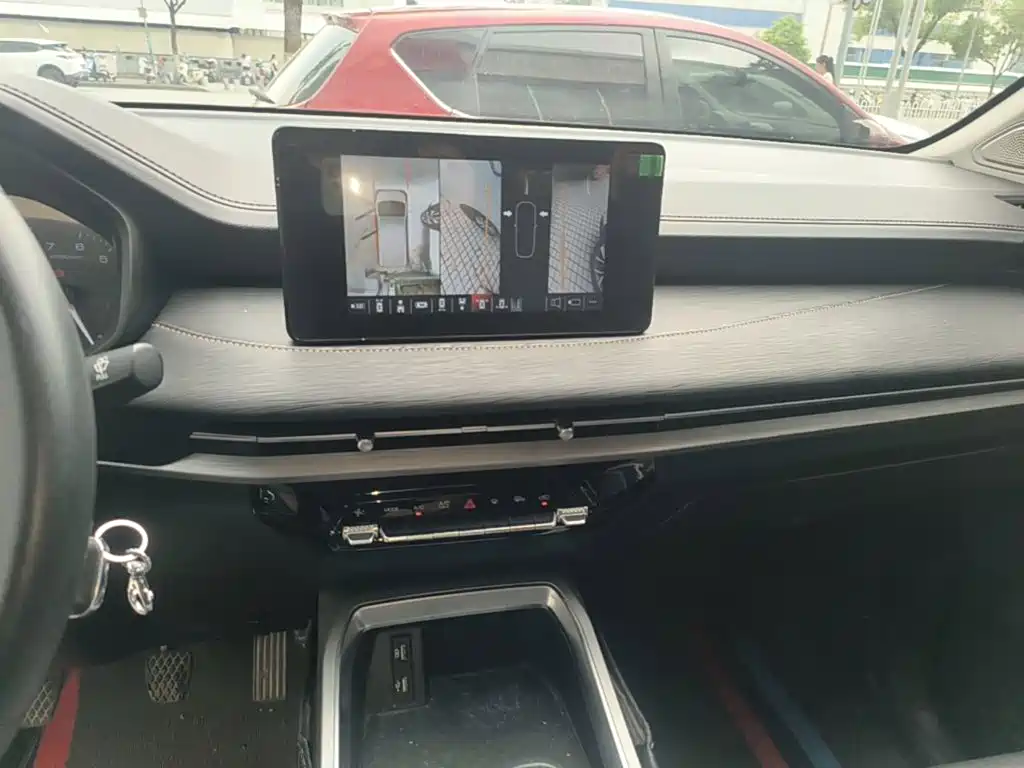 Wuling Jiachen — миниатюра 12
