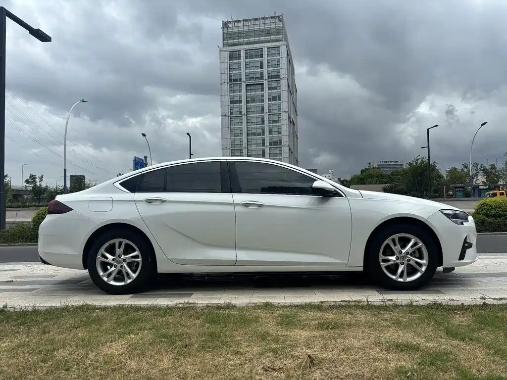 Buick Regal — миниатюра 4