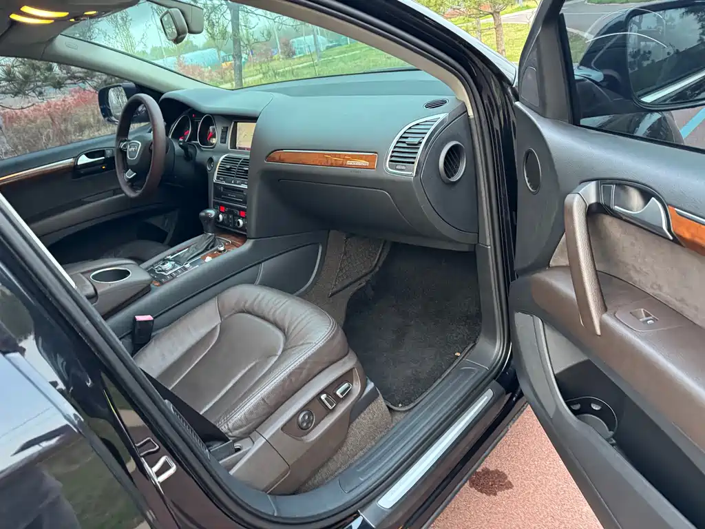 Audi Q7 — миниатюра 16