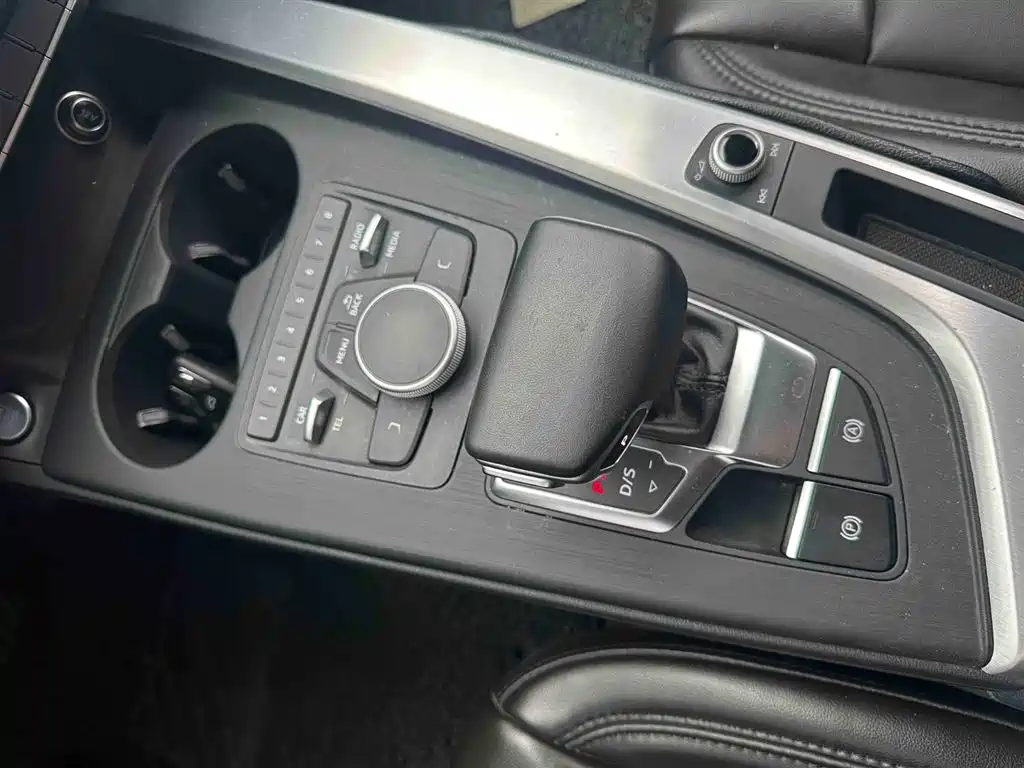 Audi A4L — миниатюра 14