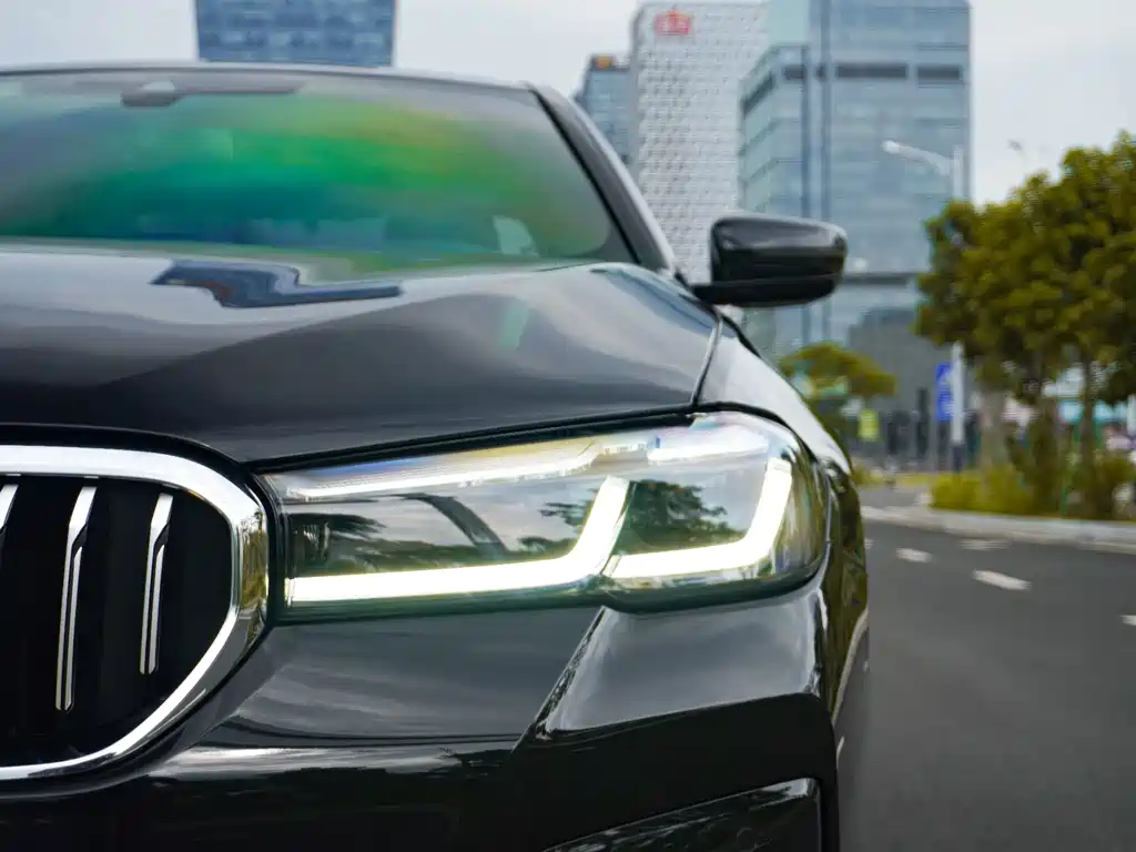 BMW 5 Series — миниатюра 2