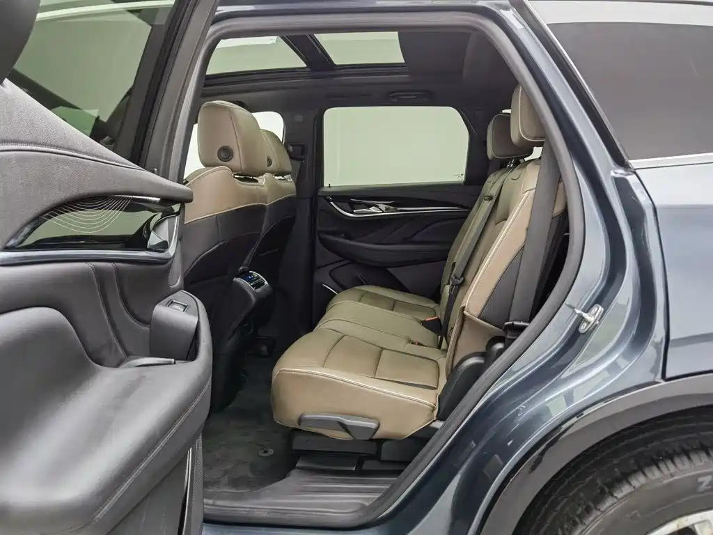 Buick Enclave — миниатюра 15