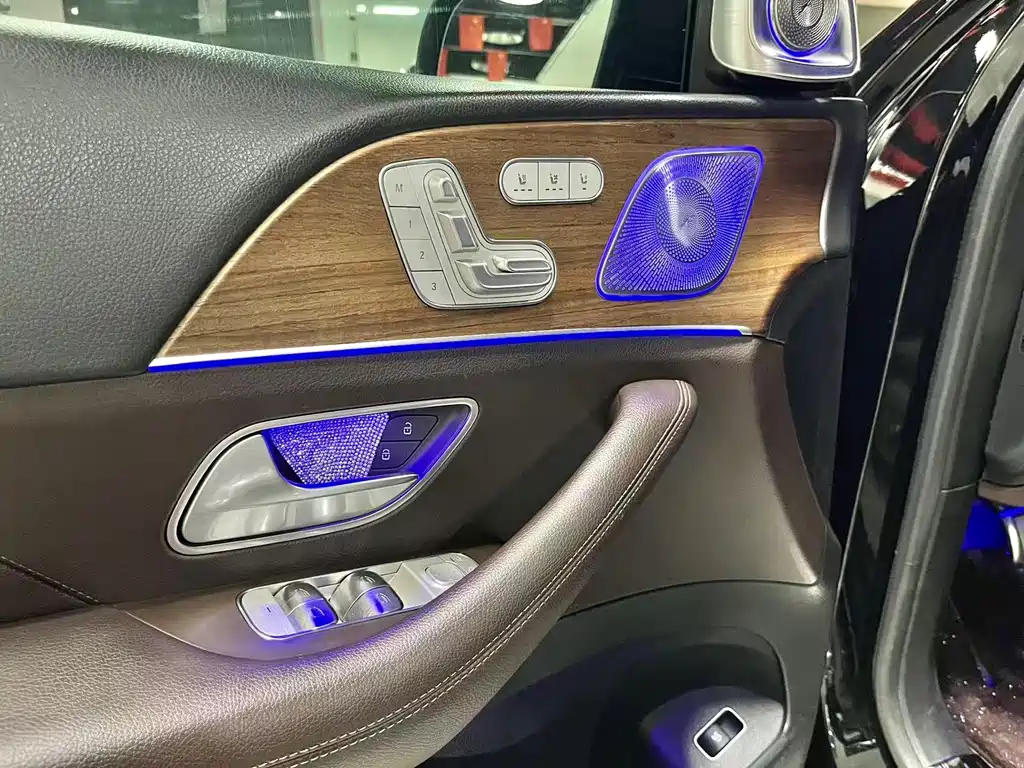 Mercedes-Benz GLS — миниатюра 14