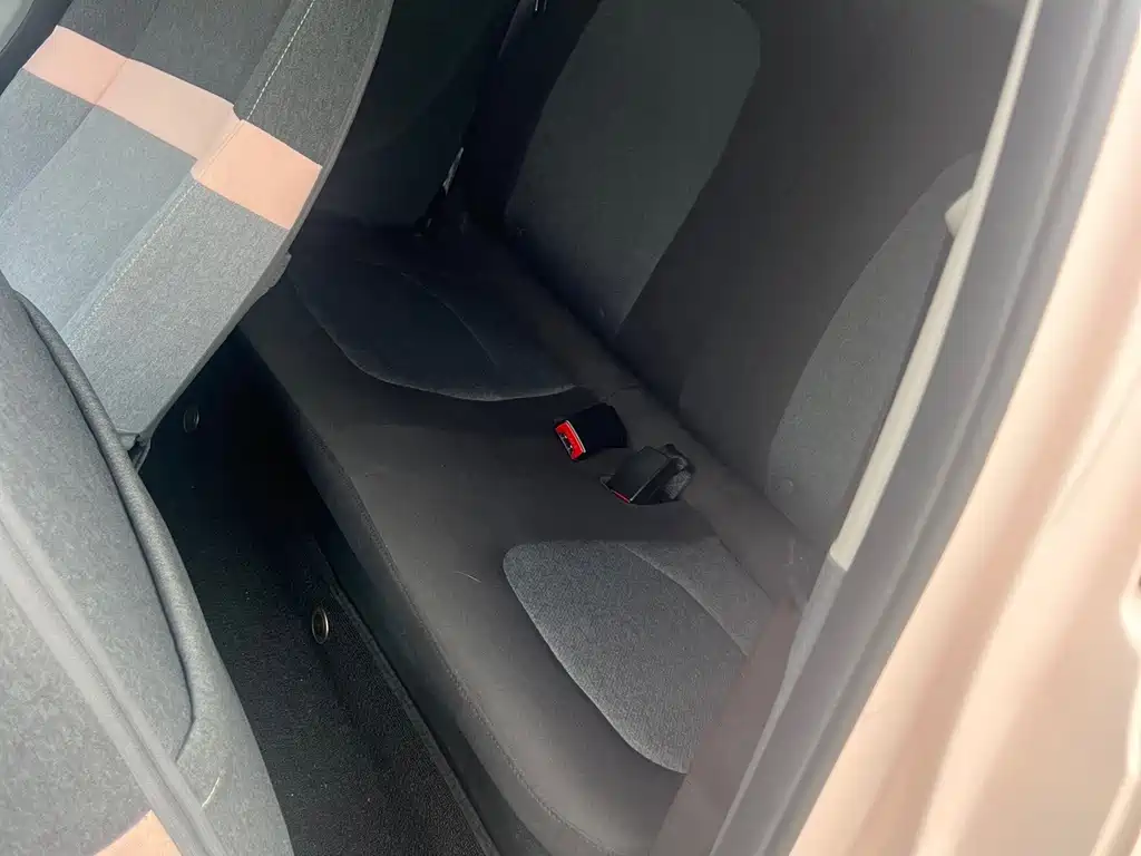 Wuling MINIEV — миниатюра 9