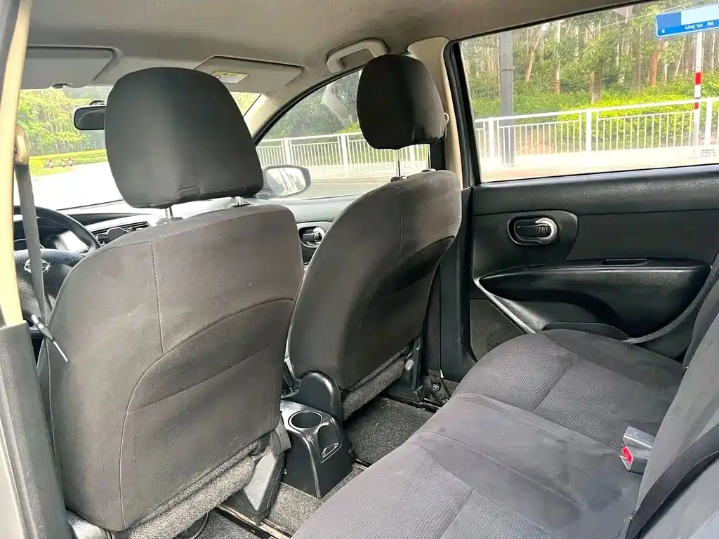 Nissan Livina — миниатюра 7