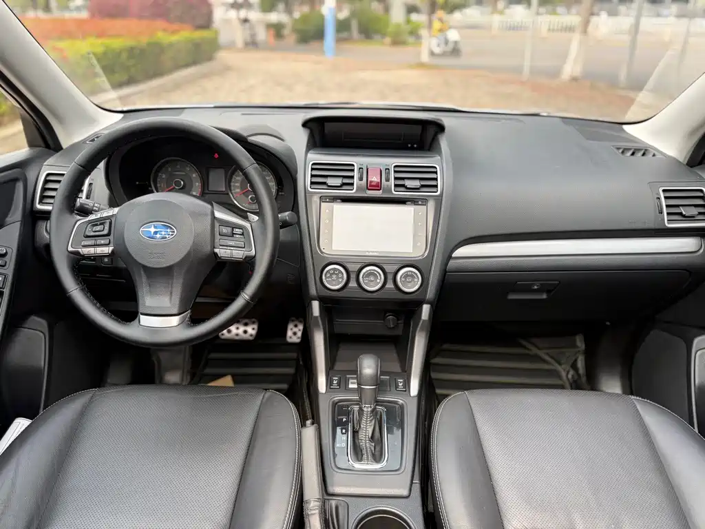 Subaru Forester 2.0i Special Anniversary Edition, фото 7