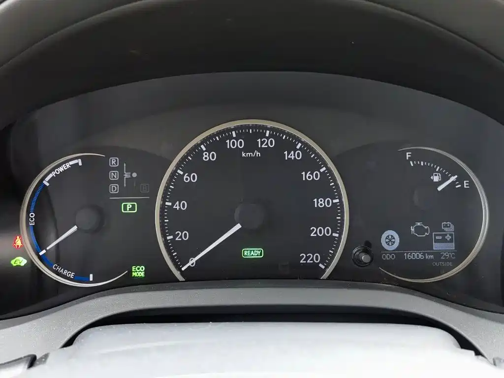 Lexus CT — миниатюра 7