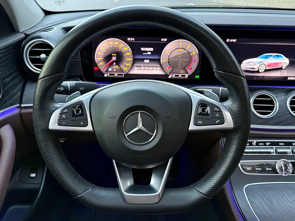Mercedes-Benz E-Class — миниатюра 15