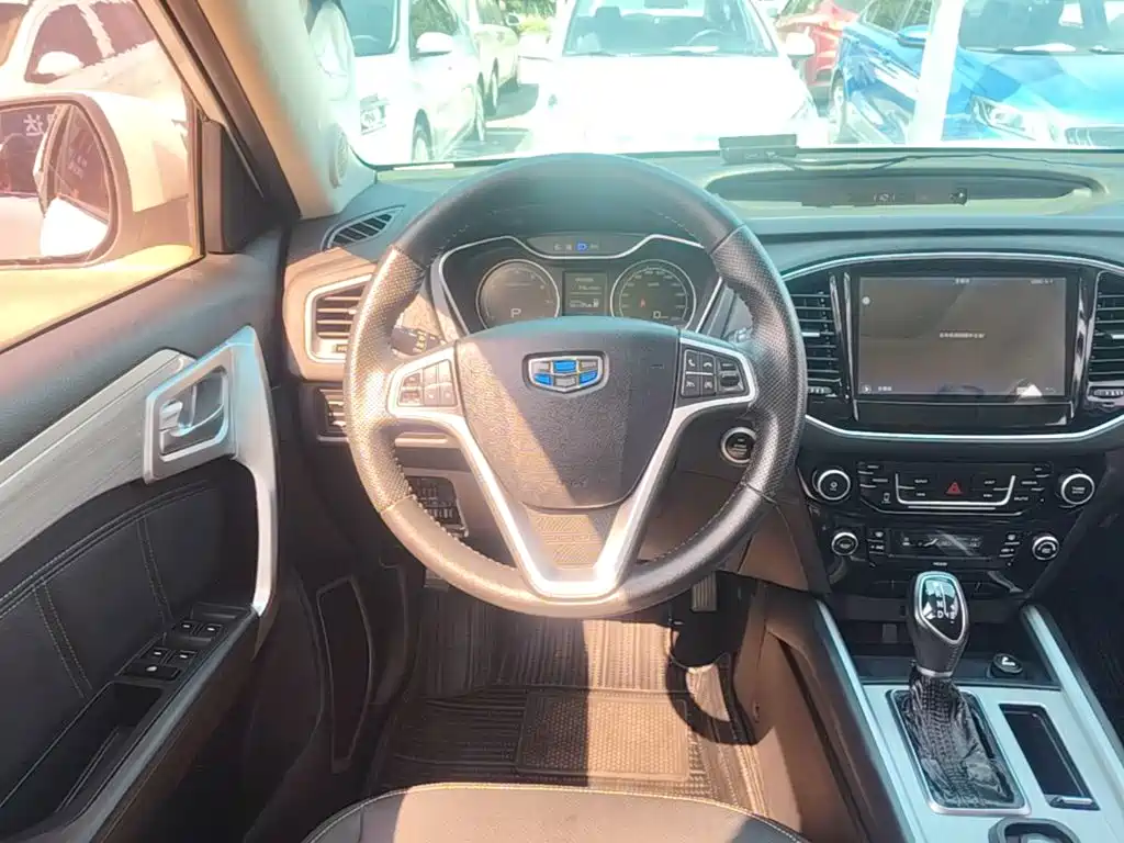 Geely Vision X6 — миниатюра 11