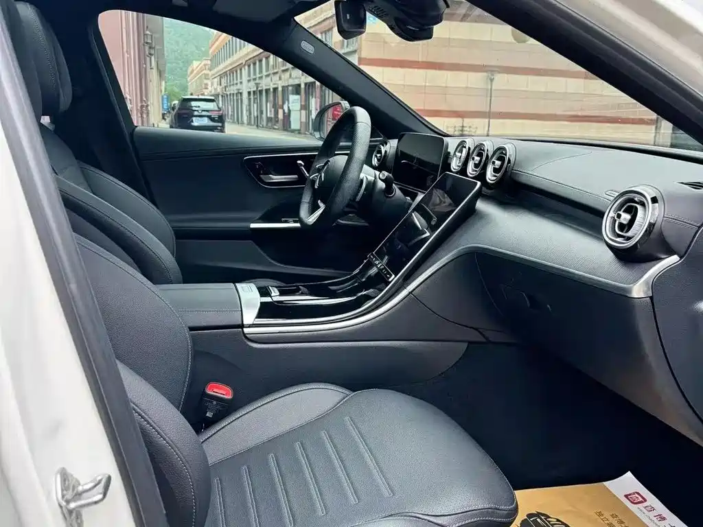 Mercedes-Benz C-Class — миниатюра 7