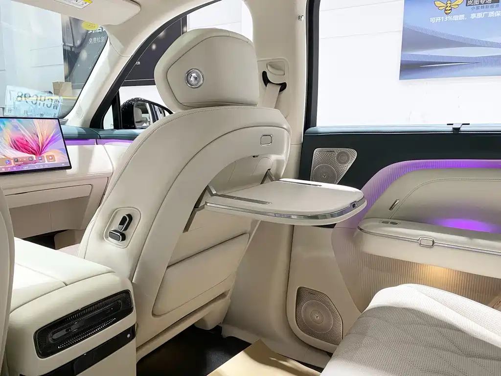 VOYAH Taishan X8 — миниатюра 15