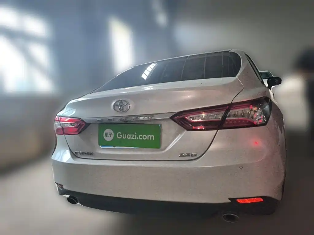 Toyota Camry — миниатюра 5