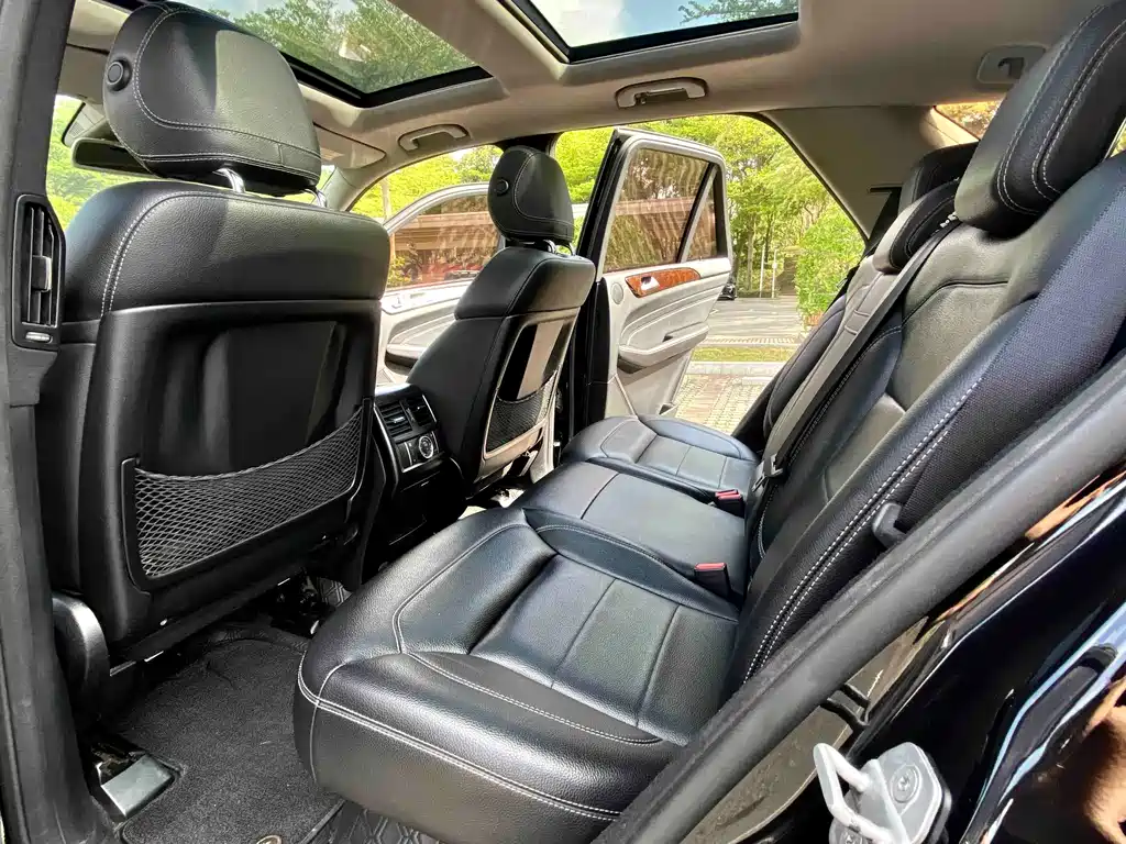 Mercedes-Benz M-Class — миниатюра 11