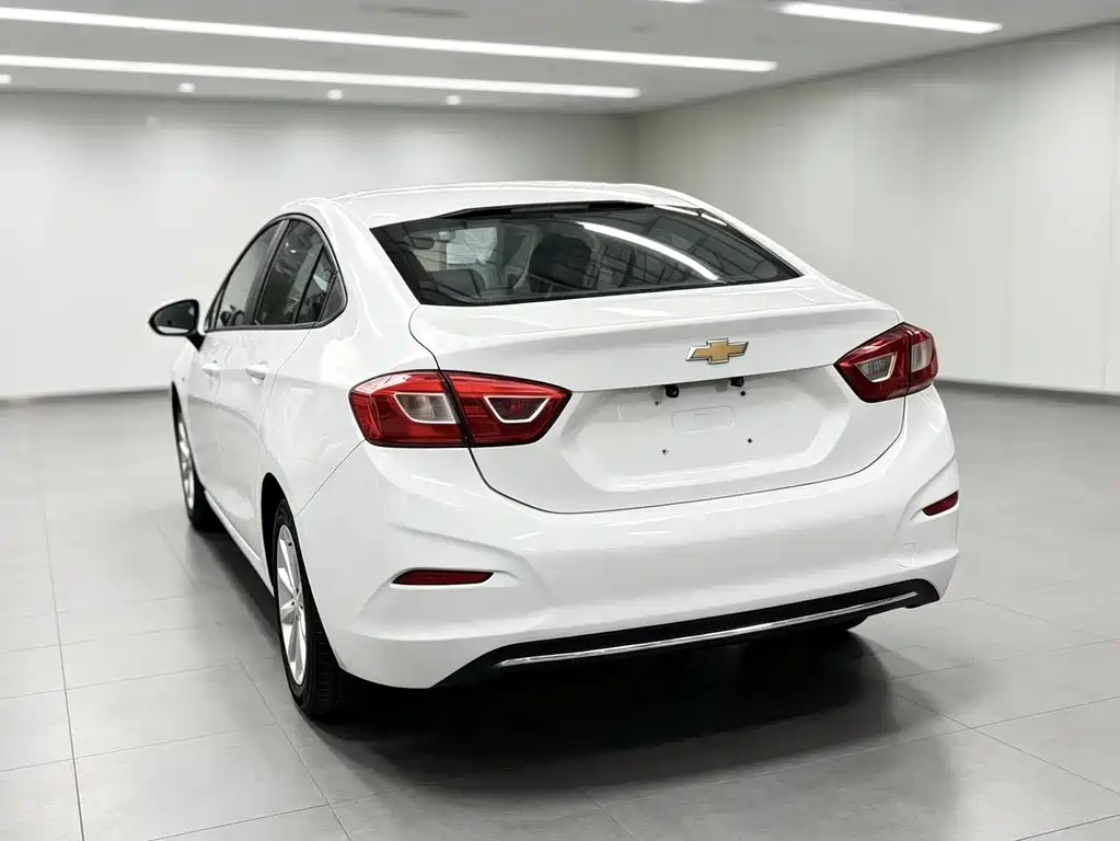 Chevrolet Cruze — миниатюра 10