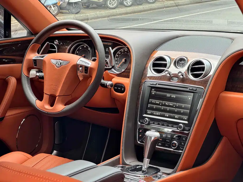 Bentley Flying Spur — миниатюра 22