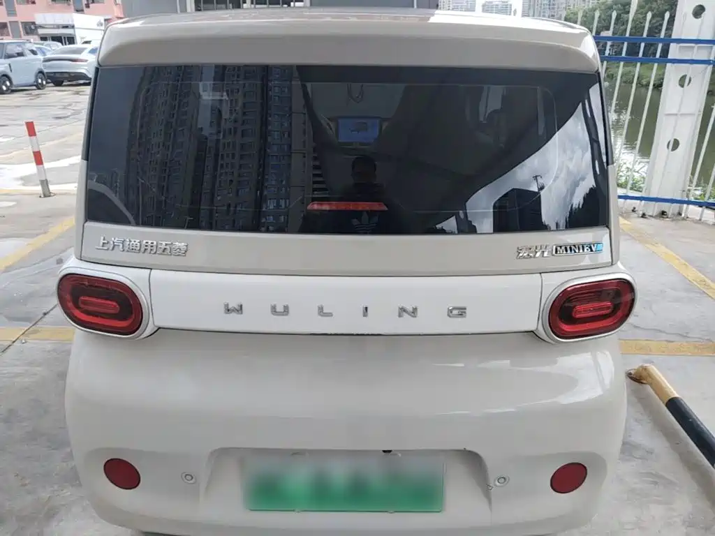 Wuling MINIEV — миниатюра 6