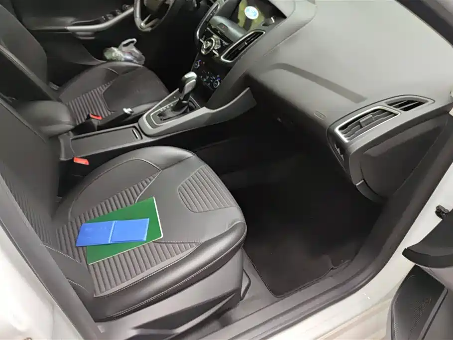 Ford Focus 2017 EcoBoost 180 AT Sport