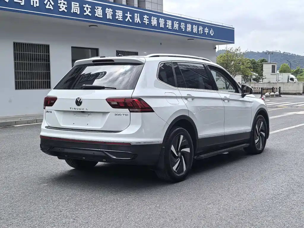 Volkswagen Tiguan L — миниатюра 6