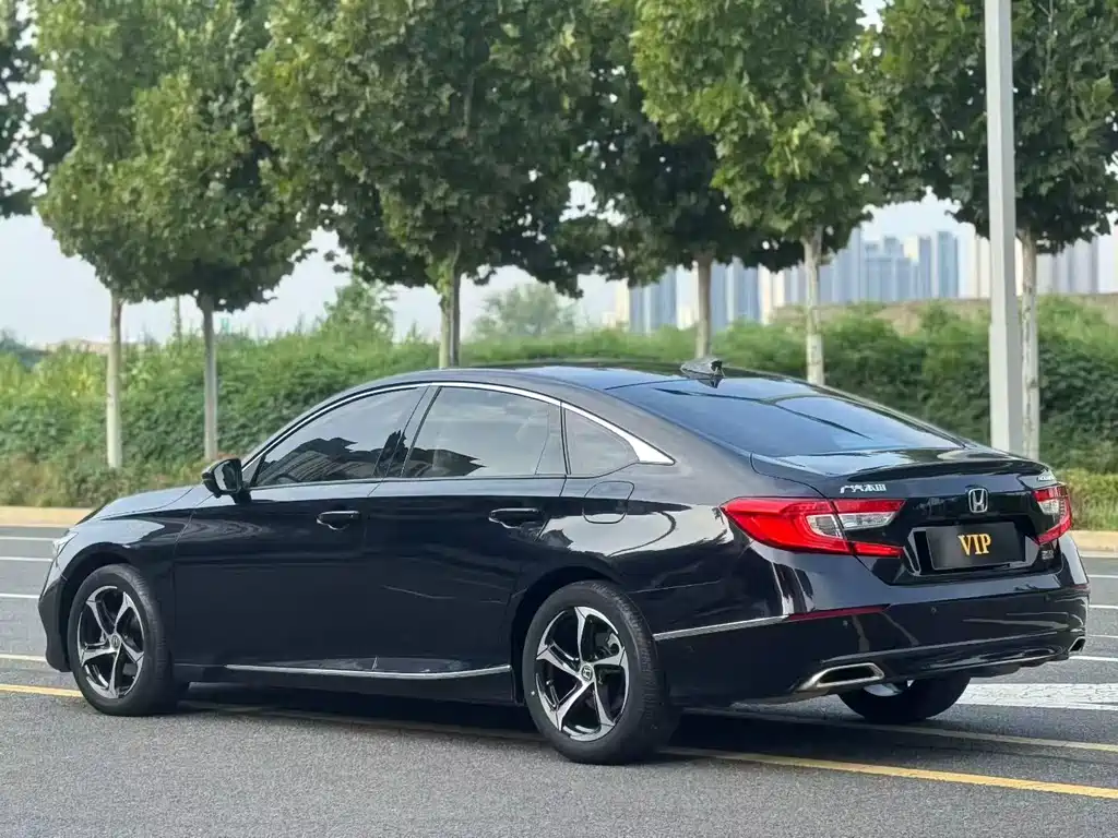 Honda Accord — миниатюра 7