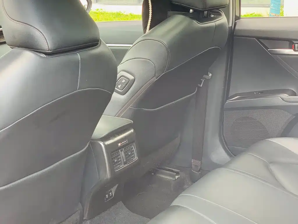 Toyota Camry — миниатюра 15