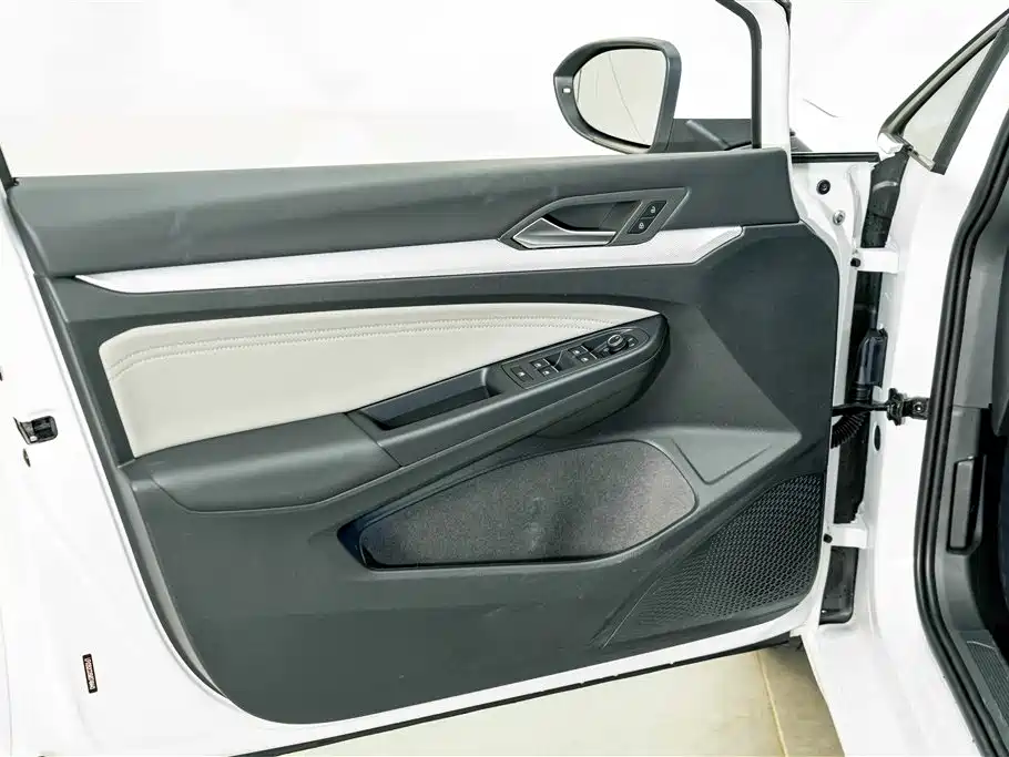 Volkswagen Golf — миниатюра 16