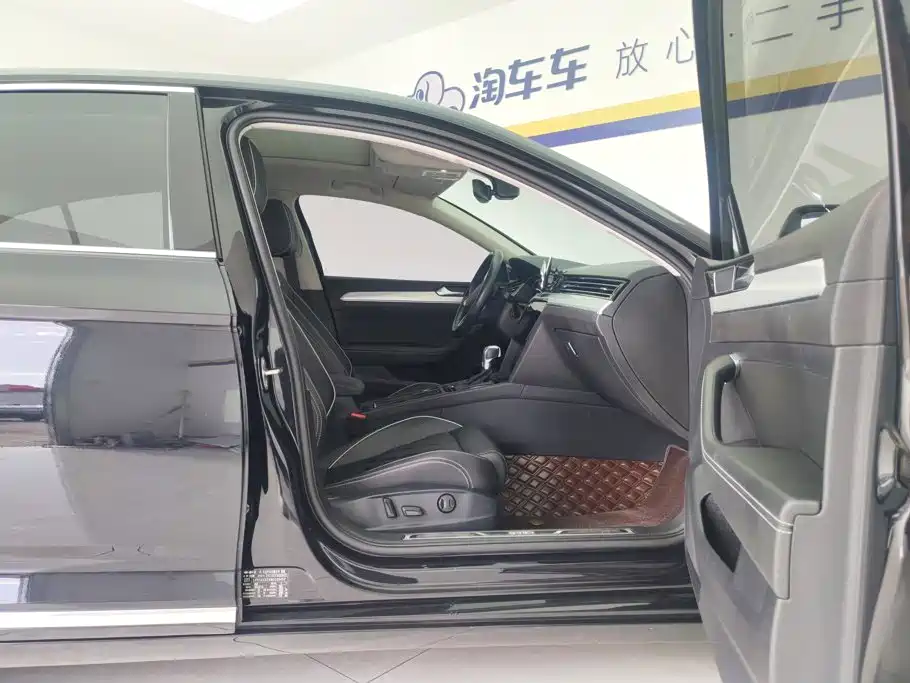 Volkswagen Magotan PHEV — миниатюра 7
