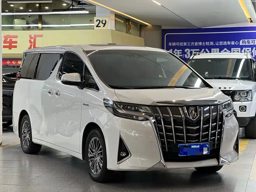 Toyota Alphard — миниатюра 2