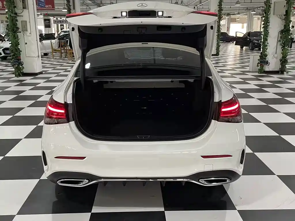 Mercedes-Benz A-Class — миниатюра 10