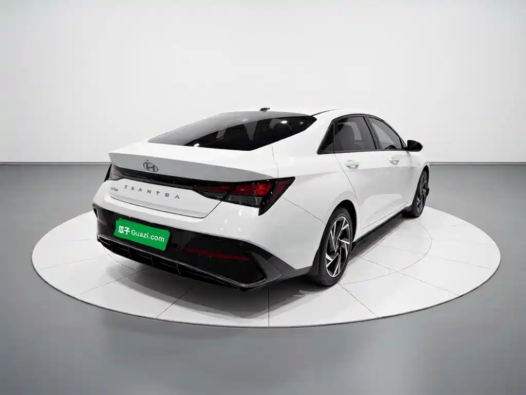 Hyundai Elantra — миниатюра 4