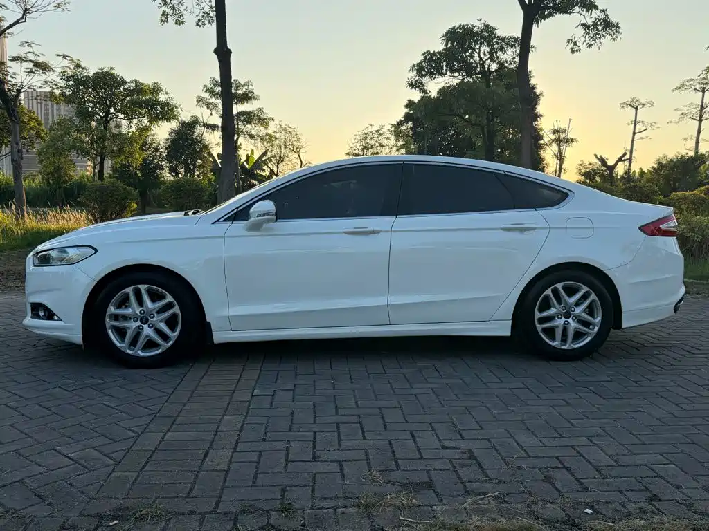 Ford Mondeo — миниатюра 4