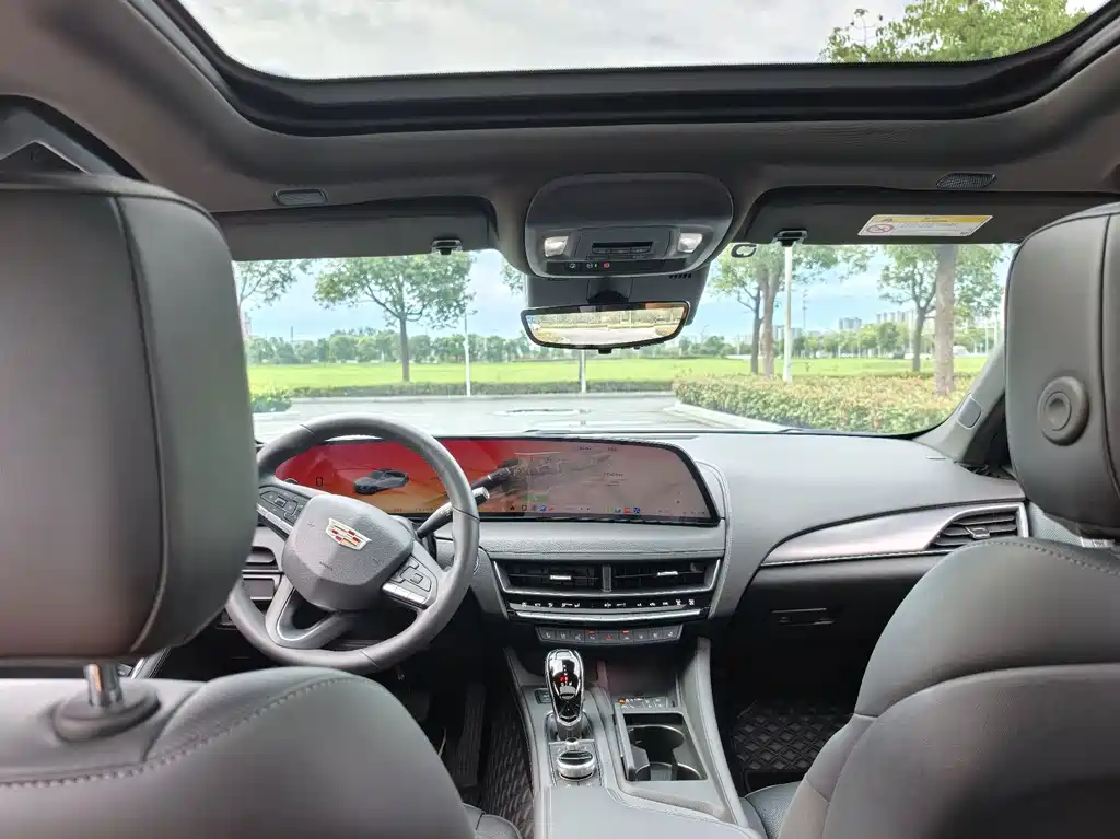 Cadillac CT5 — миниатюра 13