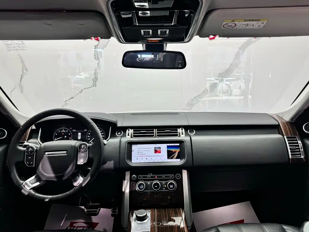 Land Rover Range Rover — миниатюра 9