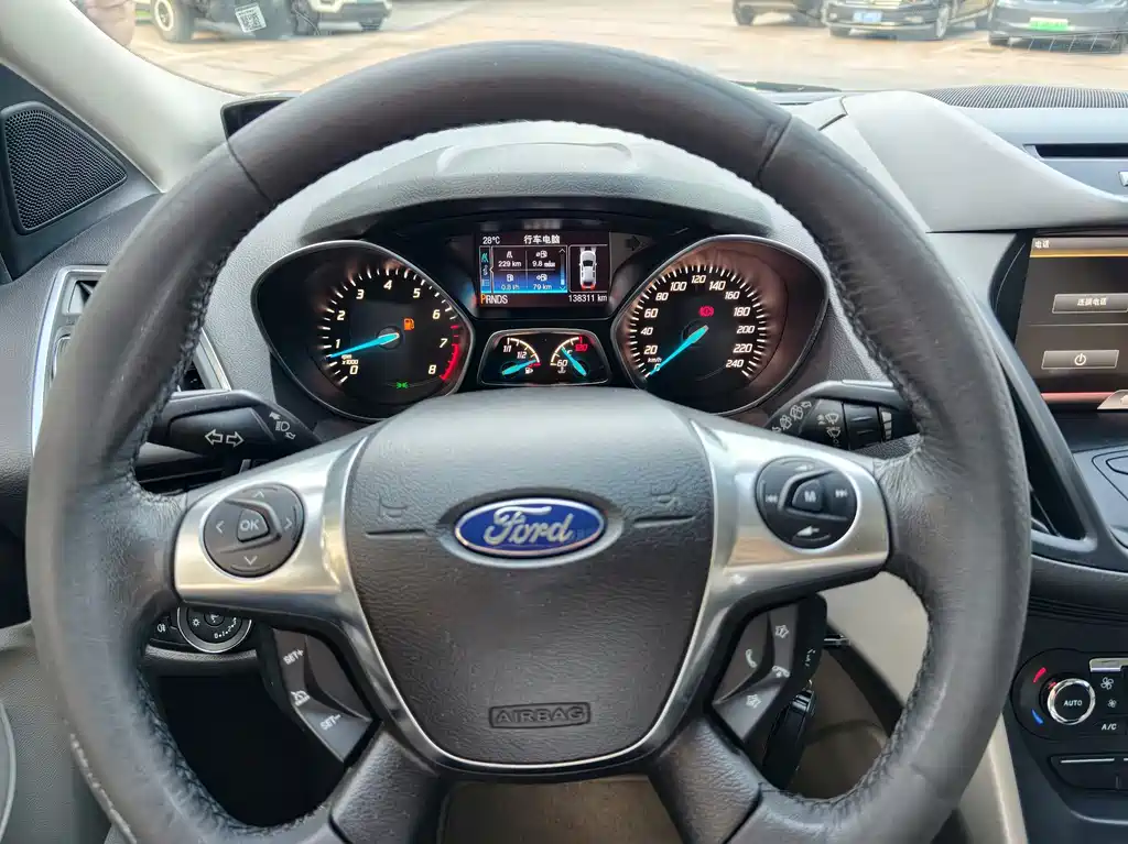 Ford Kuga — миниатюра 9