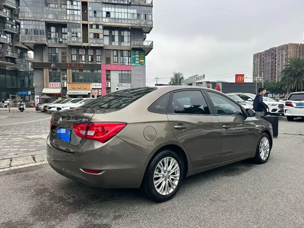 Buick Excelle — миниатюра 7